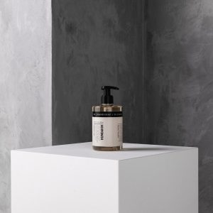 03 HANDTVÅL – PEONY AND CRANBERRY