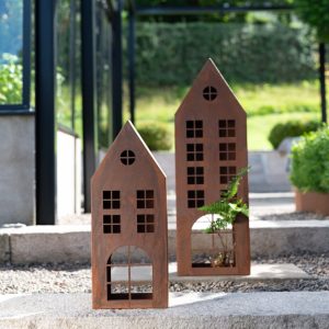 Rostigt ljushus / huslykta i järn H 50 cm